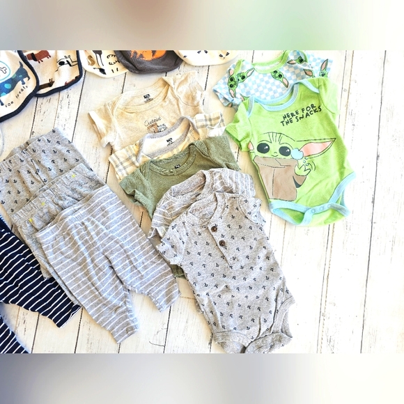 Large LOT Baby Clothes 0-3 Months 21 Pieces Bibs, Onesies, Pants Carters & More - Picture 2 of 9